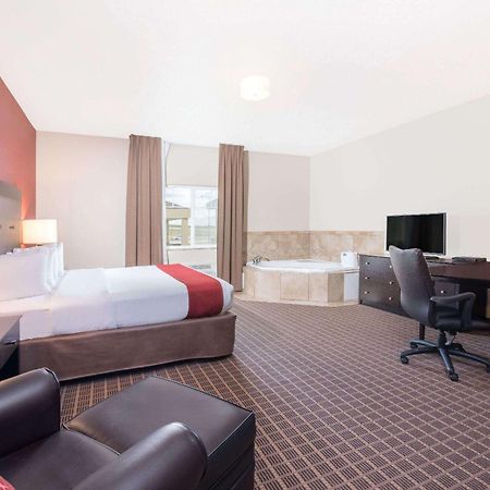 Hawthorn Extended Stay By Wyndham Dickinson Exteriör bild