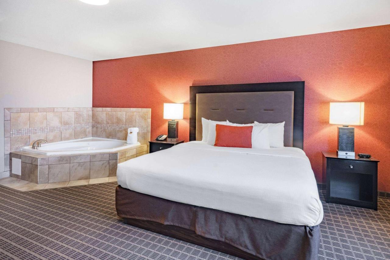 Hawthorn Extended Stay By Wyndham Dickinson Exteriör bild